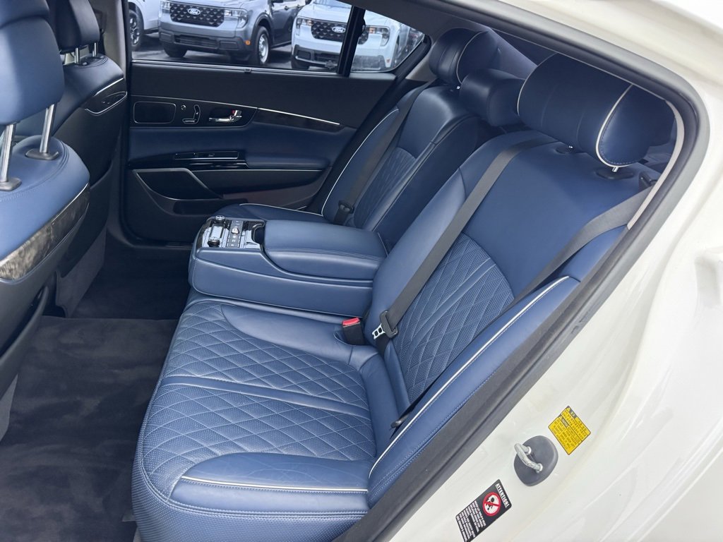 Used 2015 Kia K900 Luxury image 33