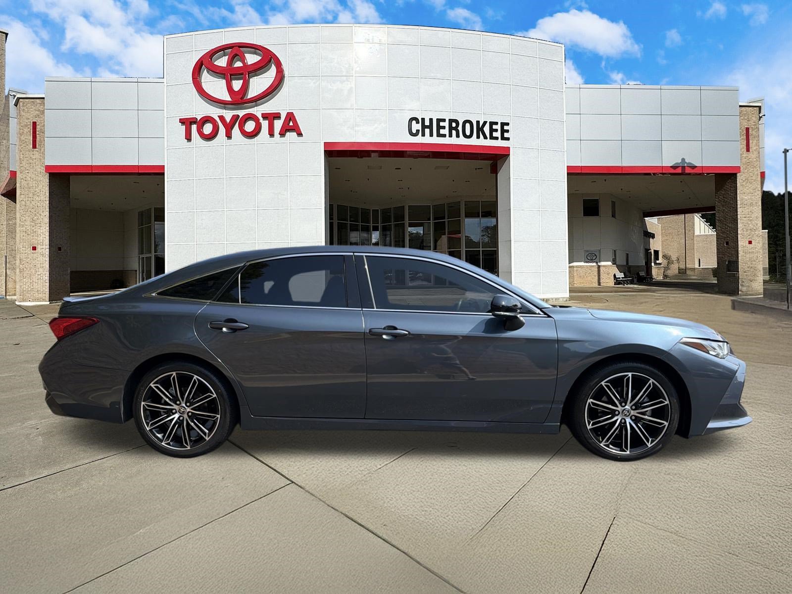 Used 2022 Toyota Avalon Touring w/ Advanced Safety Package FWD image 4