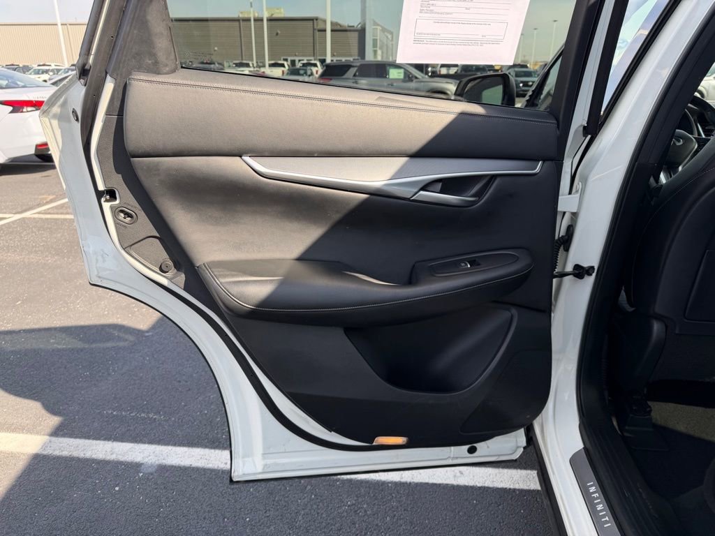 Used 2022 INFINITI QX50 Luxe w/ Appearance Package image 17