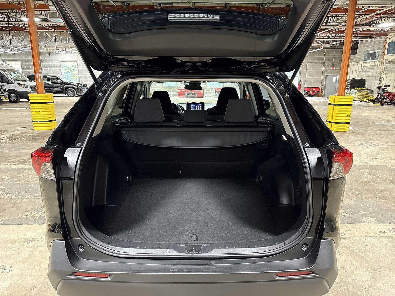 Certified 2025 Toyota RAV4 XLE AWD/4WD image 11