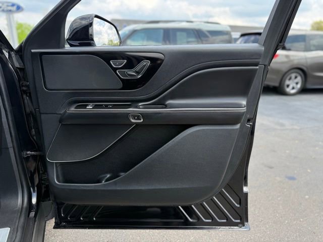 Used 2022 Lincoln Aviator AWD w/ Premium Package image 17