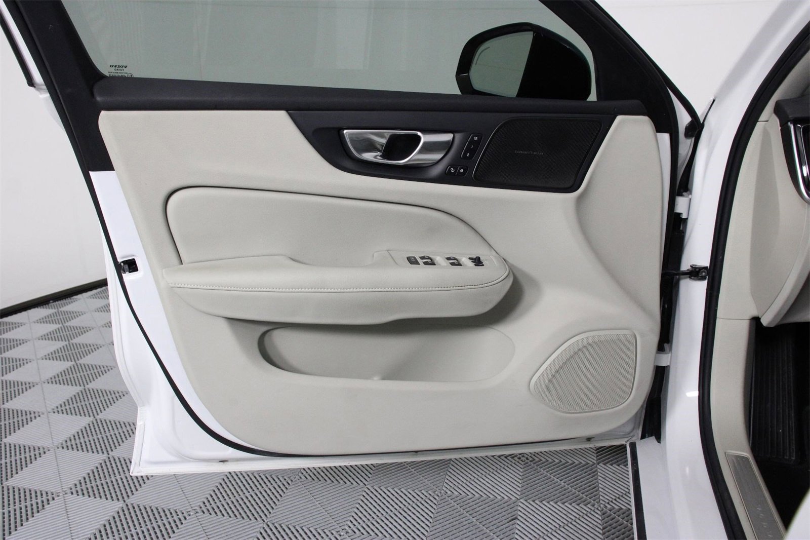 Certified 2025 Volvo S60 T8 Plus w/ Climate Package image 17