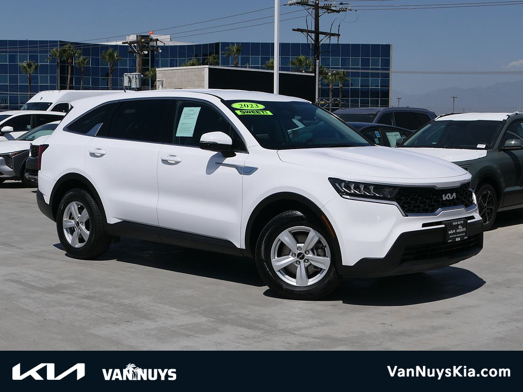 Used 2023 Kia Sorento LX FWD image 1