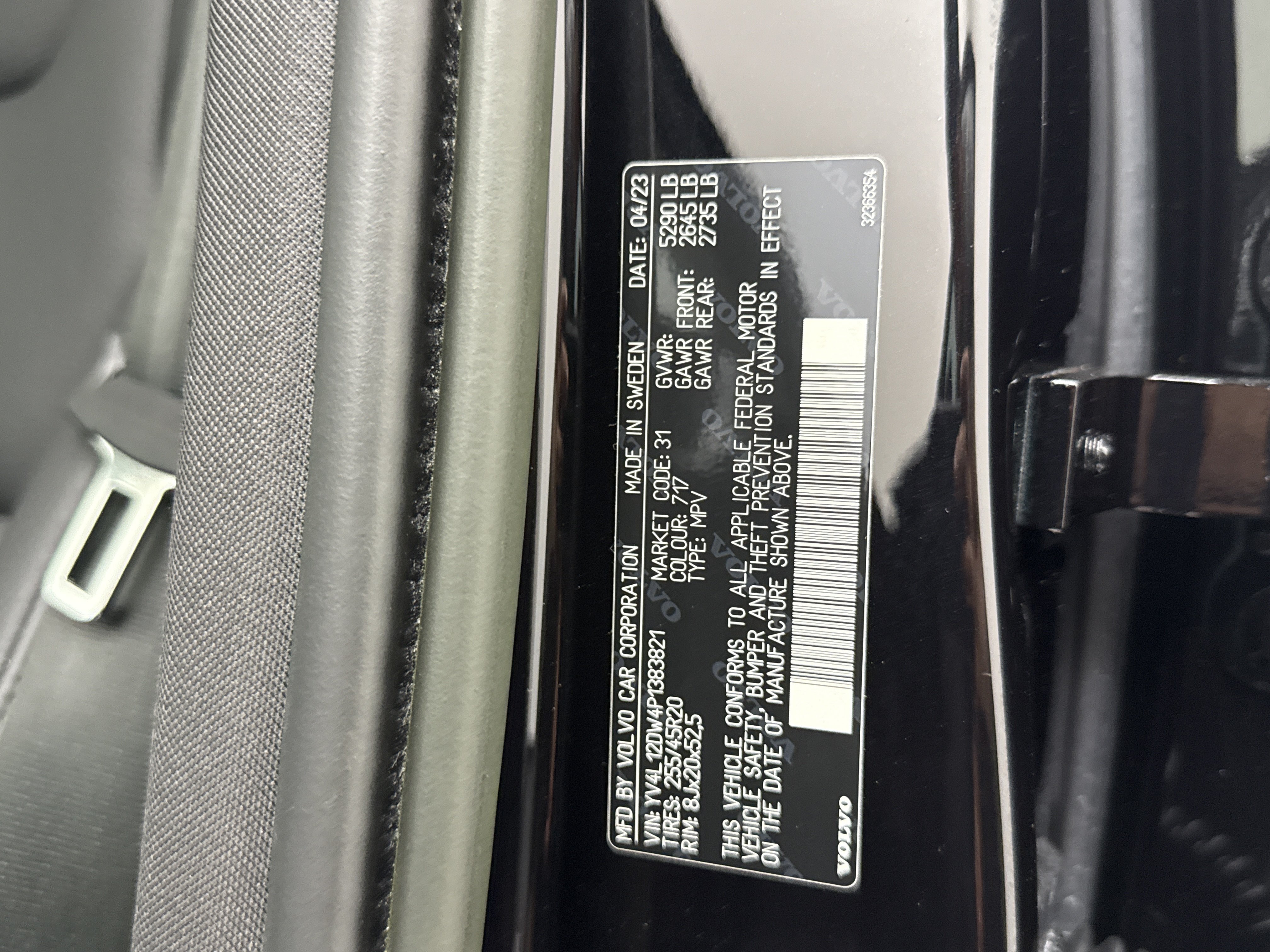 Certified 2023 Volvo XC60 B5 Plus w/ Climate Package FWD image 29