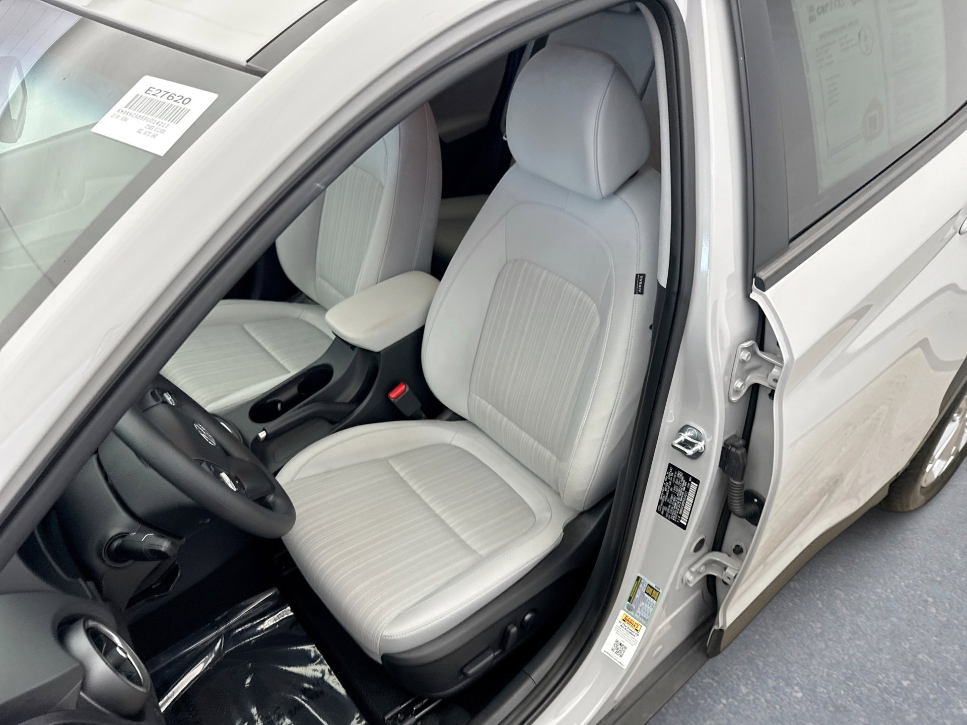 Used 2023 Hyundai Kona SEL image 11