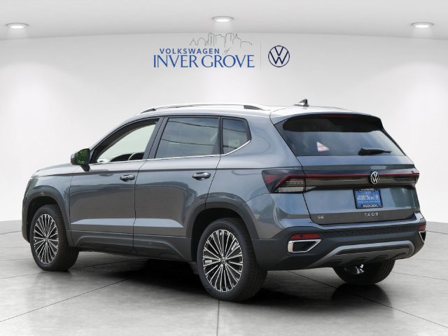 New 2026 Volkswagen Taos SE FWD image 3
