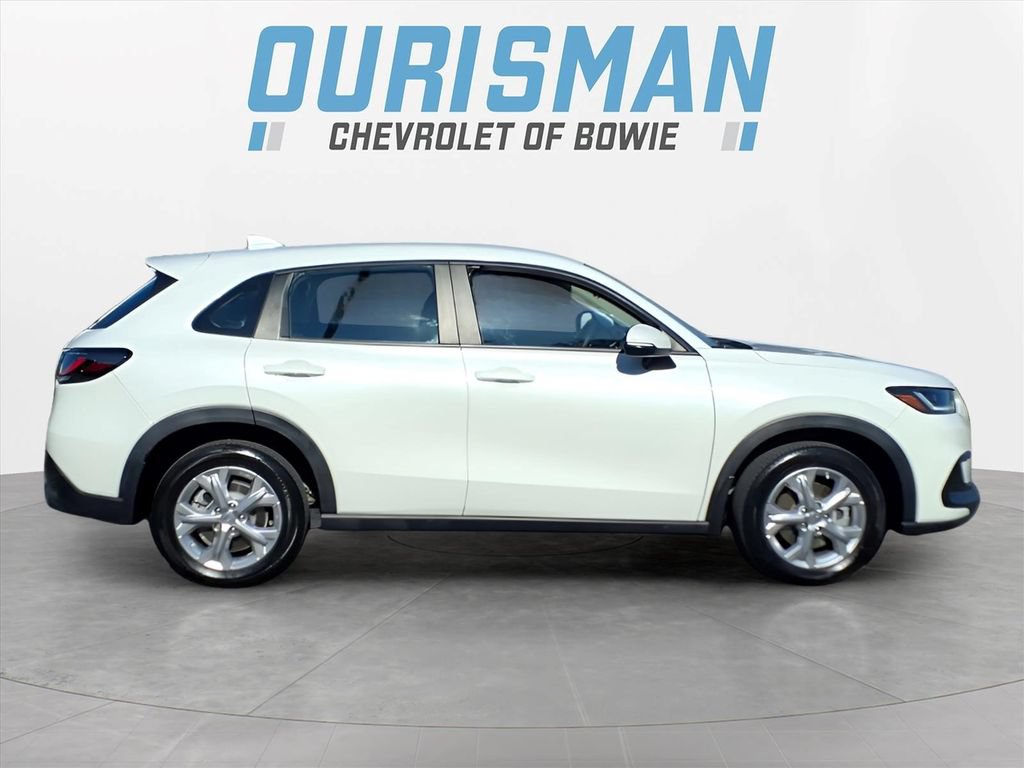 Used 2023 Honda HR-V LX image 2