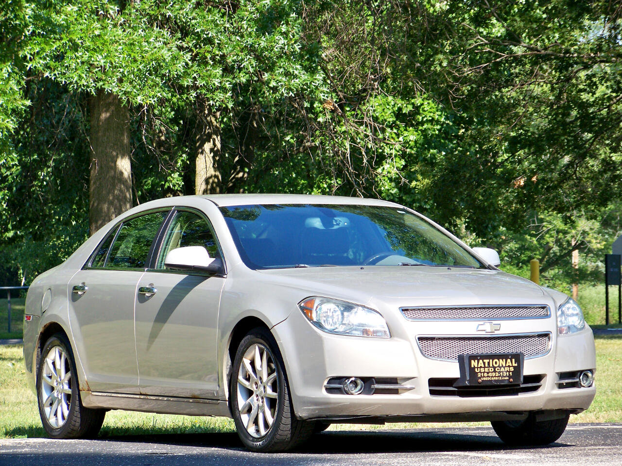 Used 2009 Chevrolet Malibu LTZ image 4