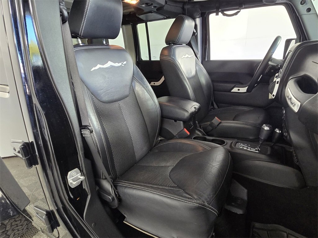 Used 2015 Jeep Wrangler Unlimited Sahara image 14