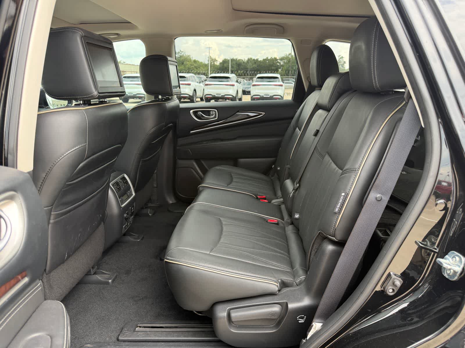Used 2019 INFINITI QX60 Luxe w/ Sensory Package FWD image 18