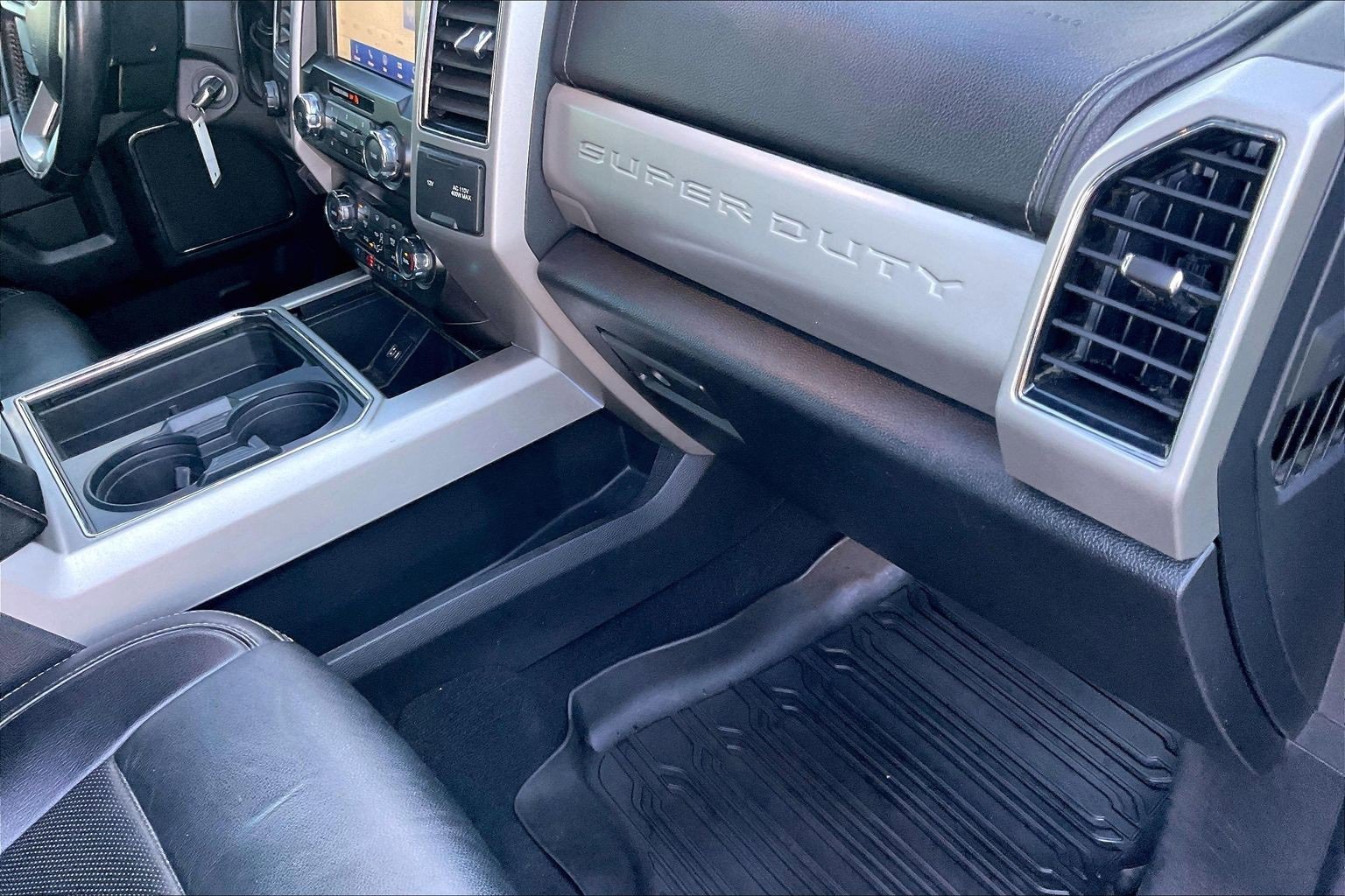 Used 2021 Ford F350 Lariat w/ Lariat Value Package image 19