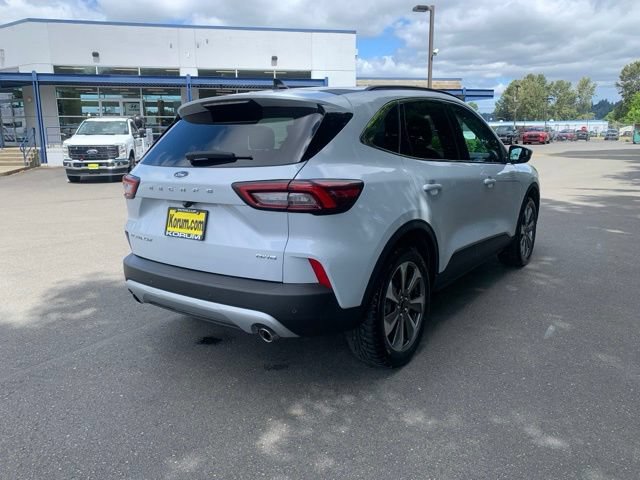Used 2025 Ford Escape Platinum AWD/4WD image 7