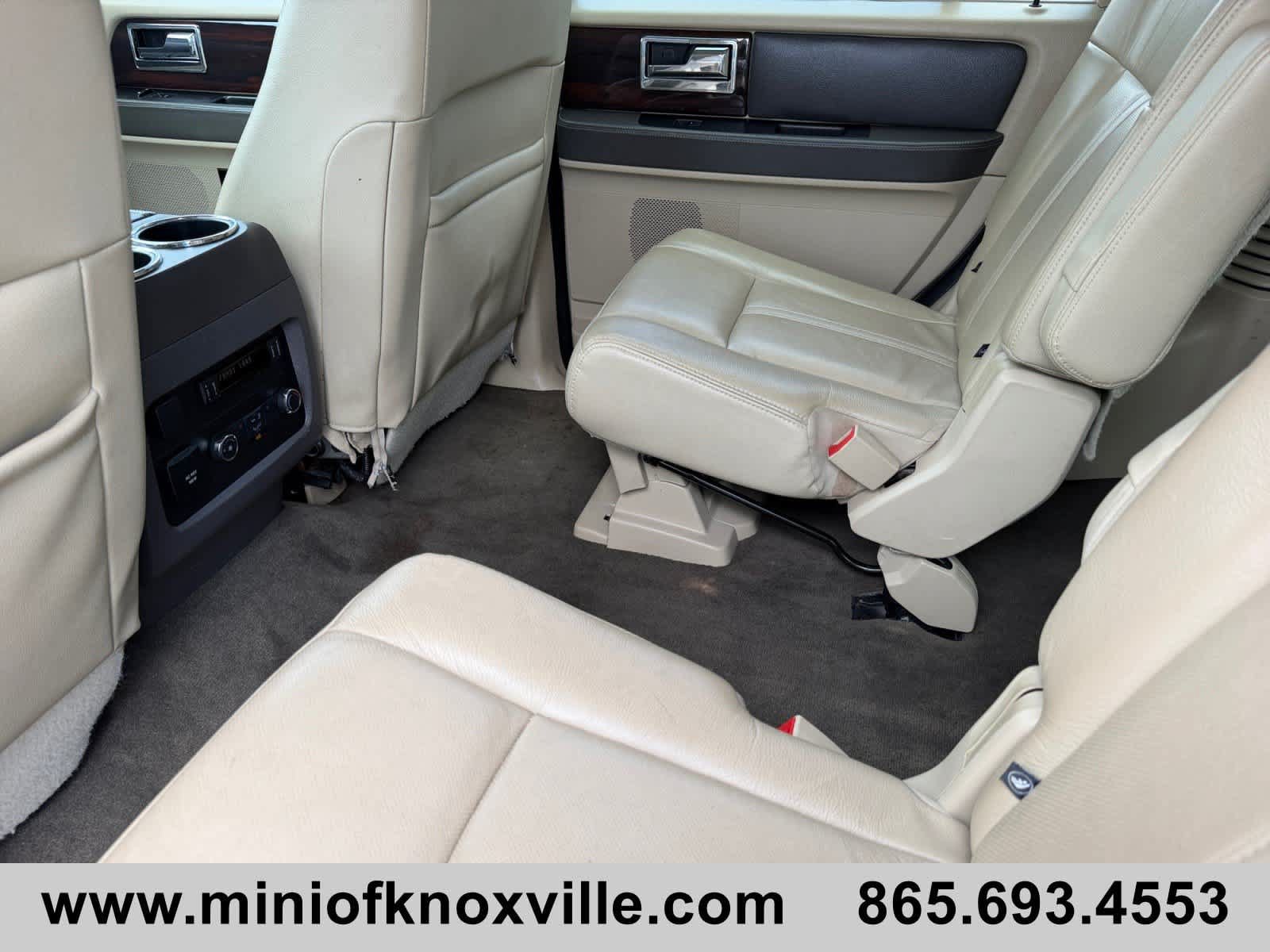 Used 2017 Lincoln Navigator Reserve AWD/4WD image 16
