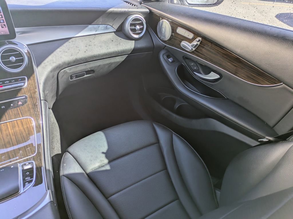 Used 2021 Mercedes-Benz GLC 300 w/ Multimedia Package image 21