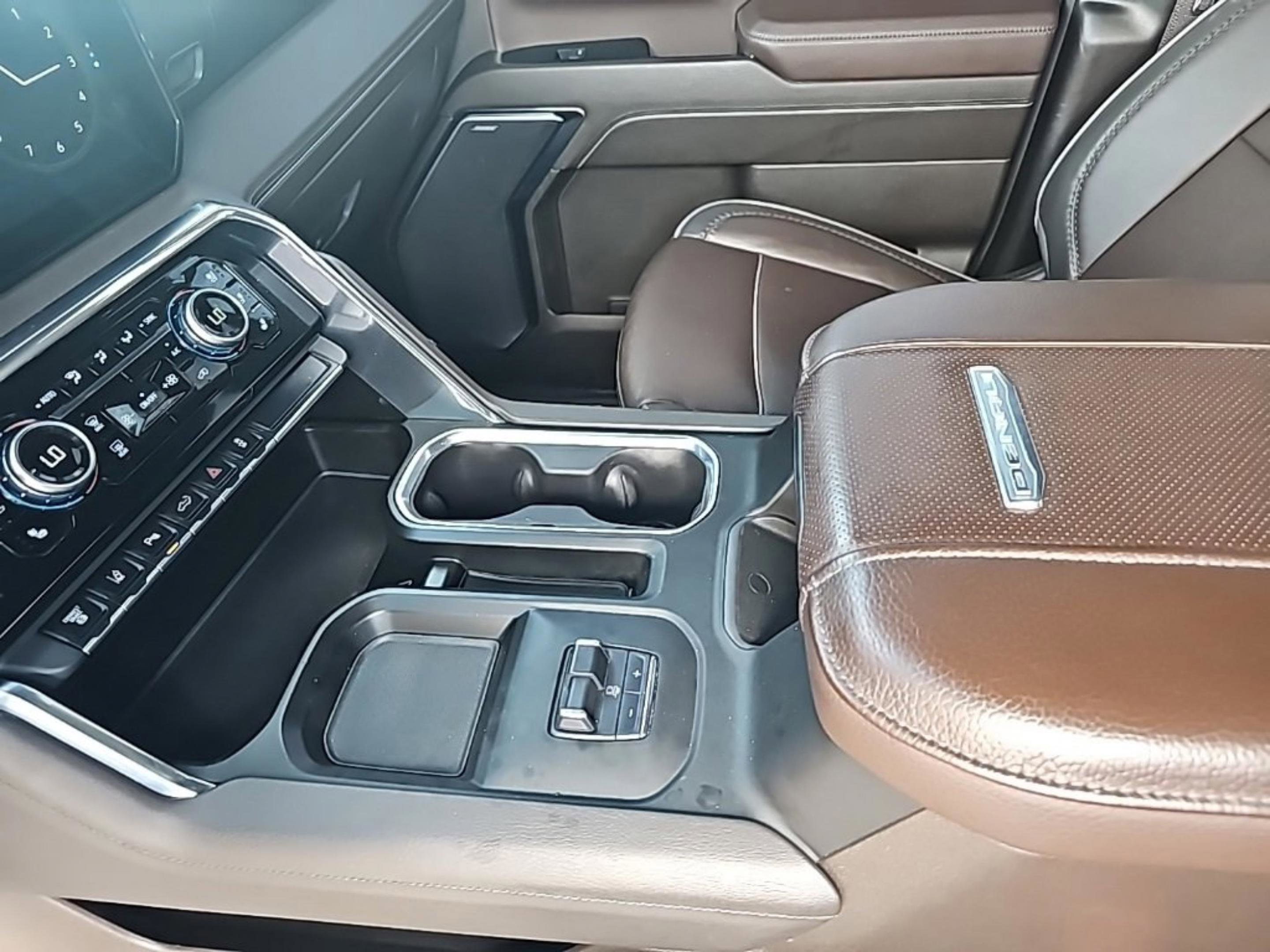 Used 2024 GMC Sierra 3500 Denali w/ Denali Reserve Package image 23