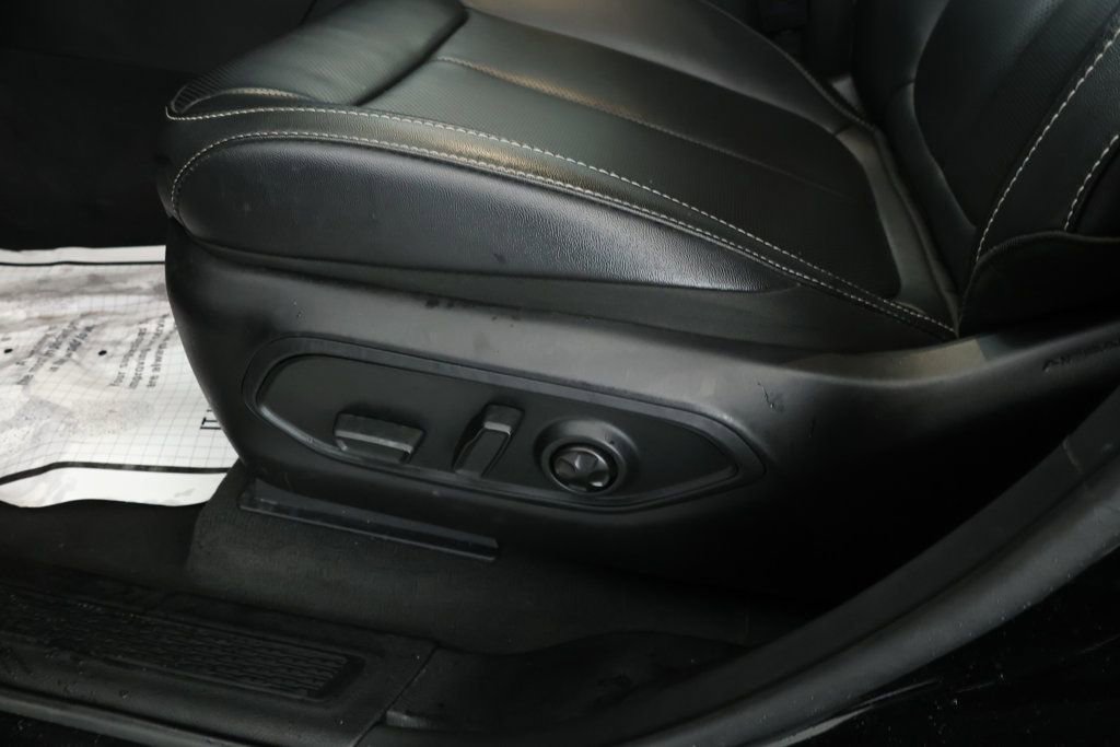 Used 2025 Jeep Grand Cherokee Limited 4xe image 9