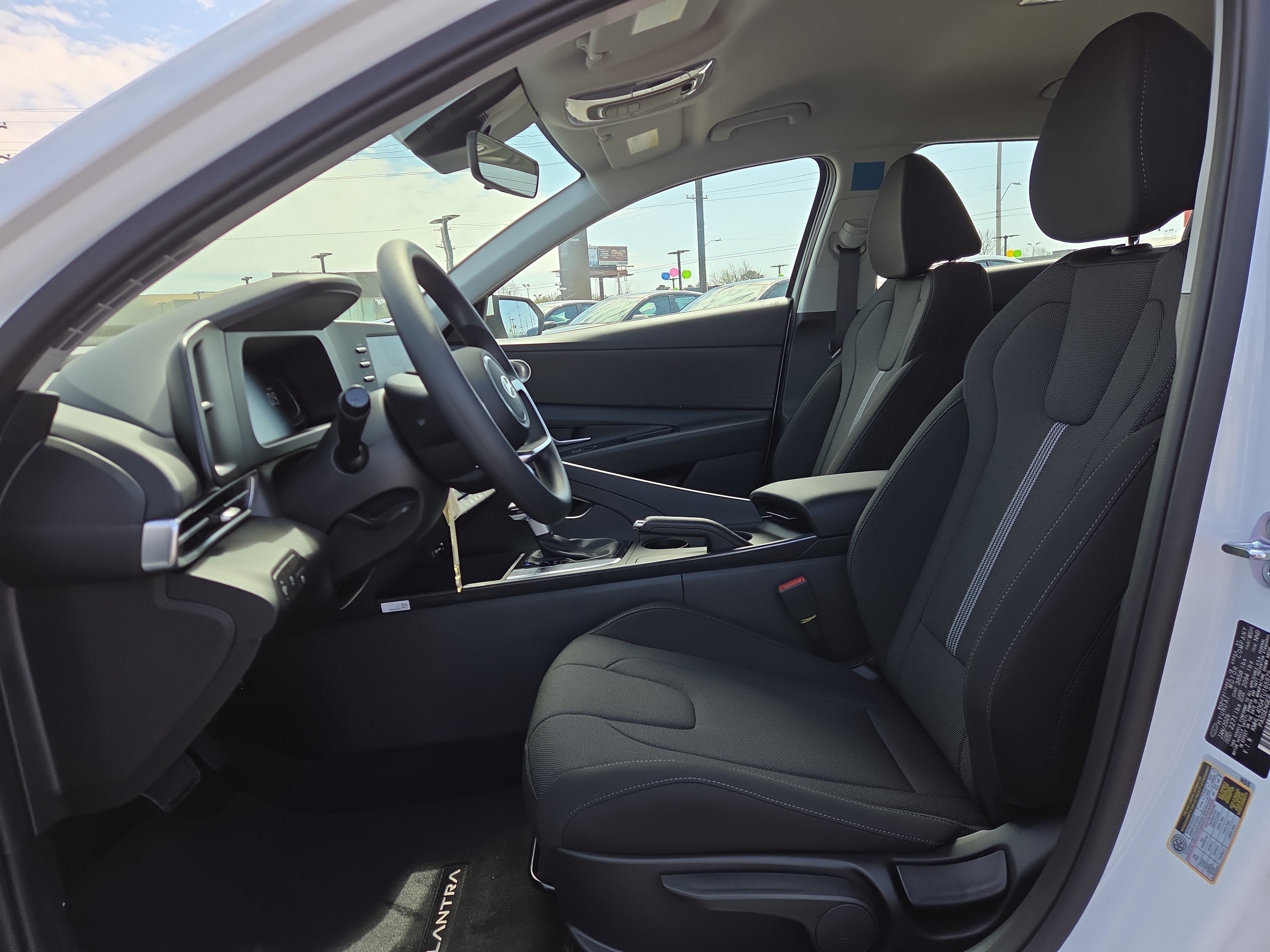 New 2026 Hyundai Elantra SE FWD image 5