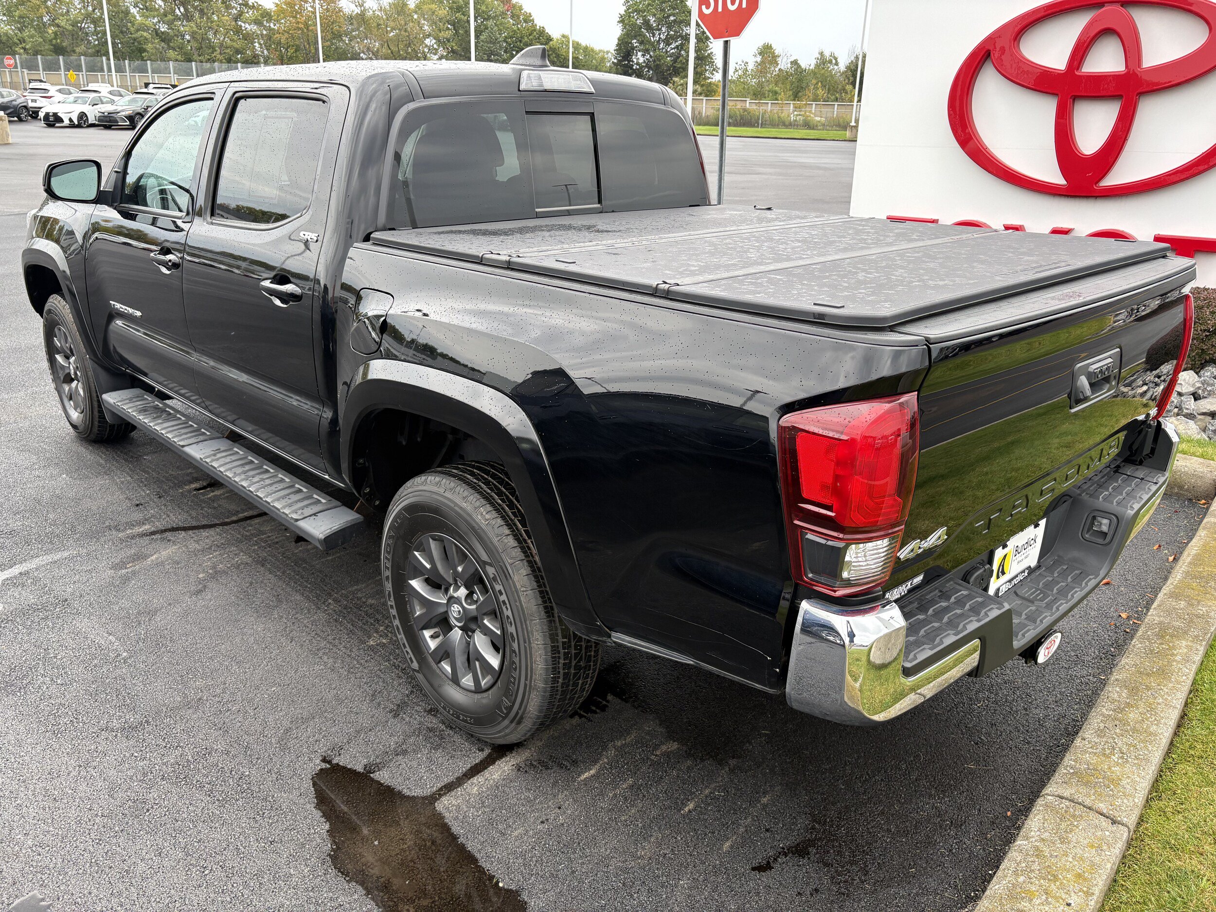 Certified 2023 Toyota Tacoma SR5 AWD/4WD image 6