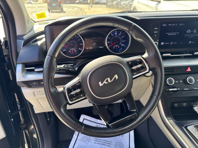 Used 2022 Kia Carnival LX FWD image 15