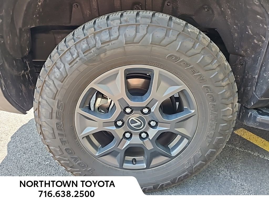 Used 2024 Lexus GX 550 image 5