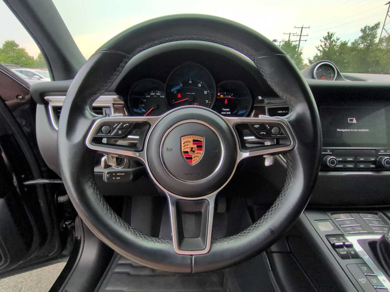Used 2018 Porsche Macan AWD/4WD image 24
