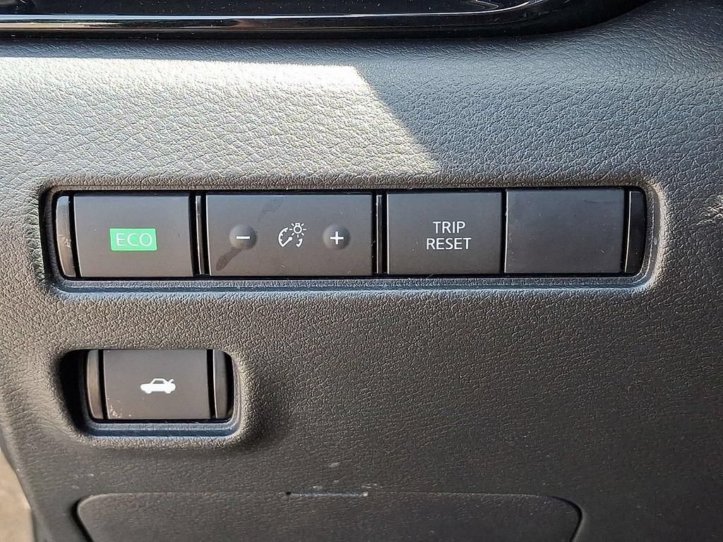Certified 2023 Nissan Sentra SR w/ Midnight Edition Package FWD image 25