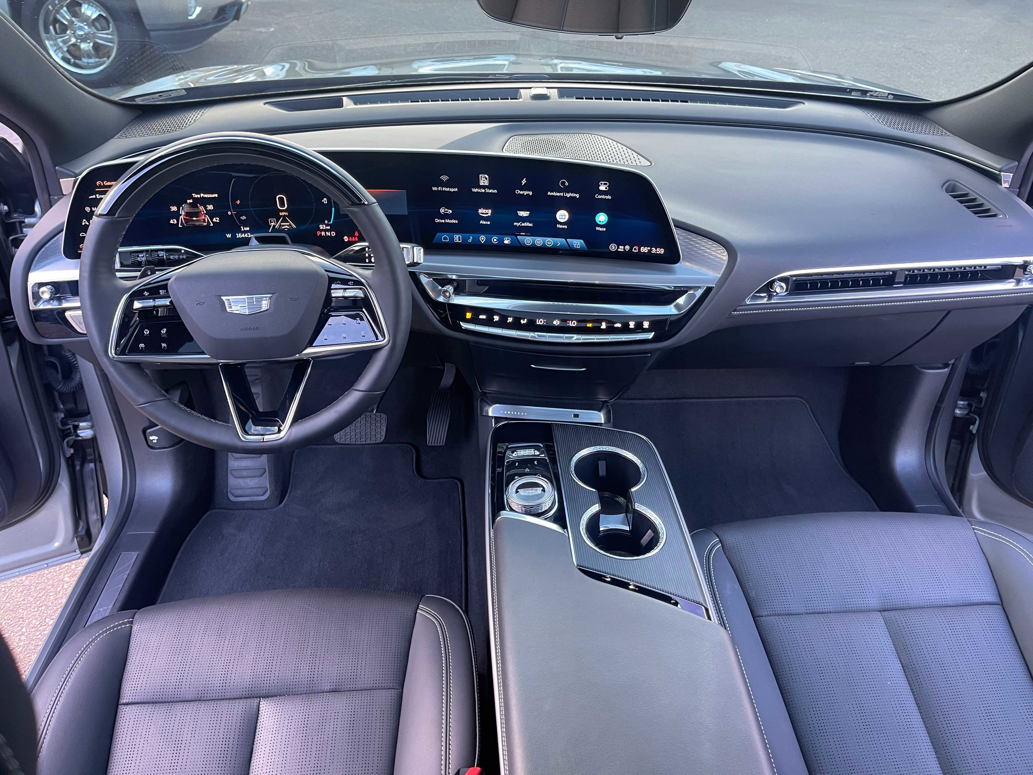 Used 2024 Cadillac Lyriq Sport image 15