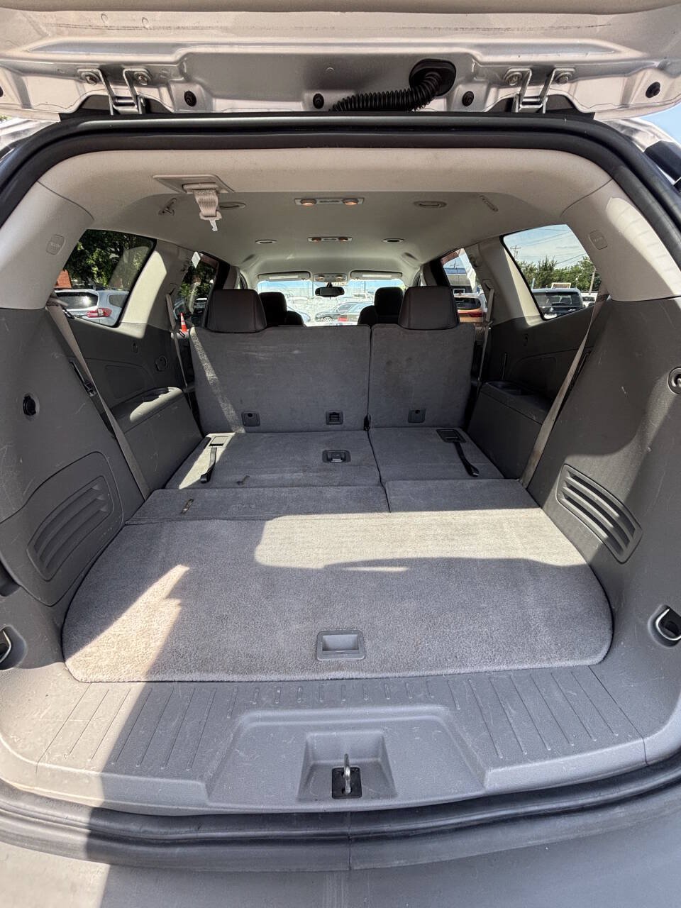 Used 2010 Chevrolet Traverse LS FWD image 9