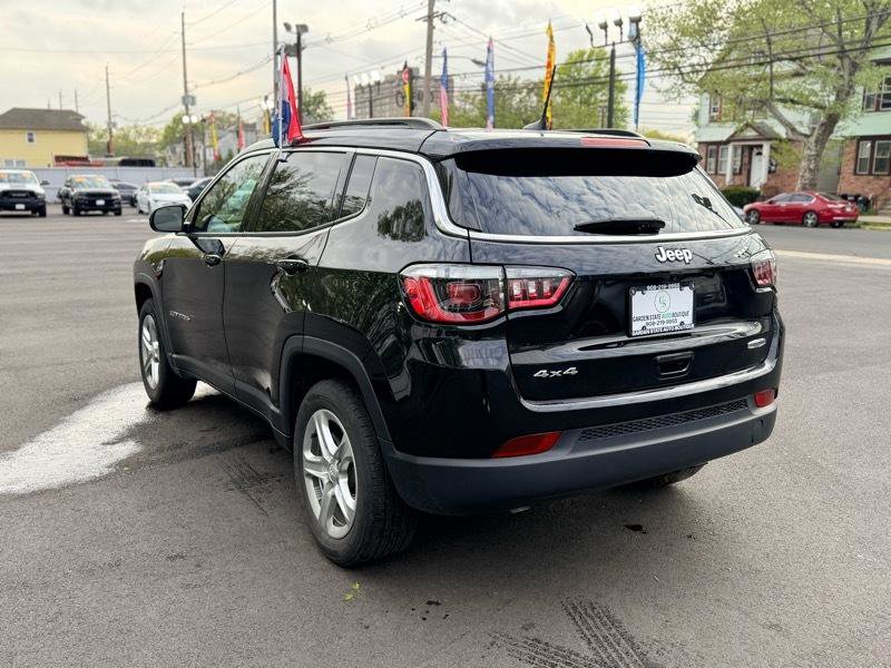 Used 2023 Jeep Compass Latitude w/ Convenience Group AWD/4WD image 8