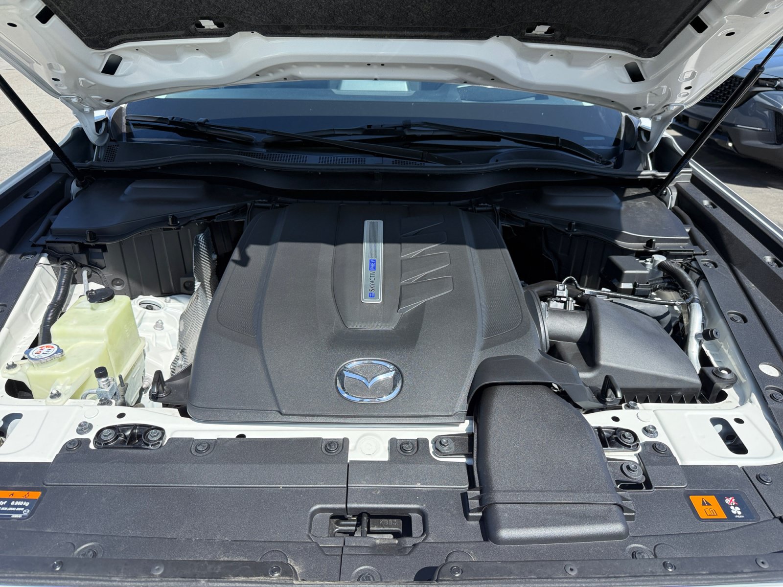 Certified 2024 MAZDA CX-90 Plug-In Hybrid w/ Premium Pkg AWD/4WD image 20