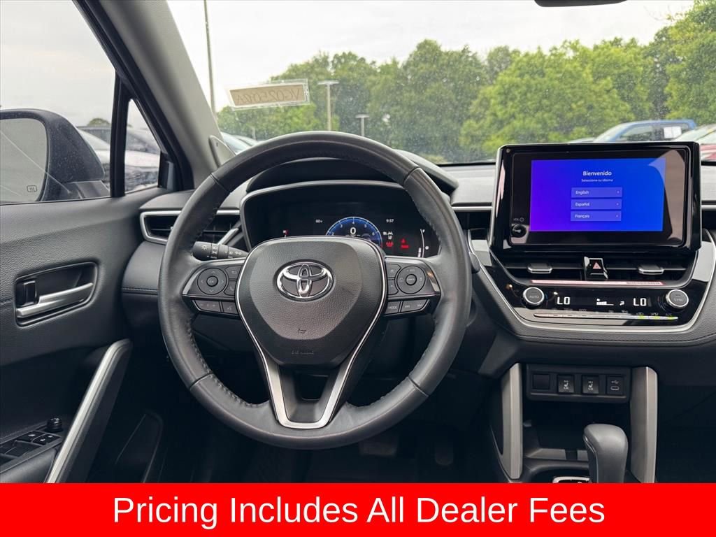 Used 2024 Toyota Corolla Cross XLE w/ Convenience Package AWD/4WD image 13