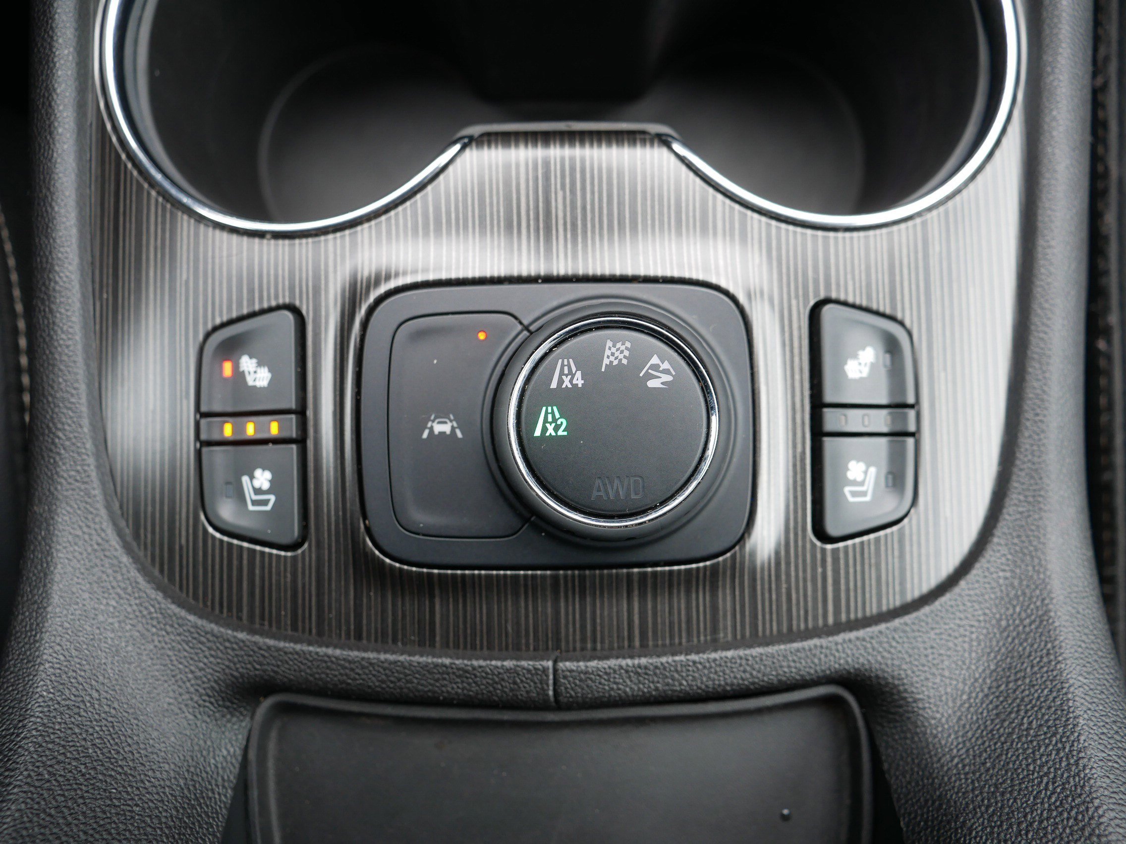 Used 2023 GMC Acadia SLT w/ Technology Package image 31