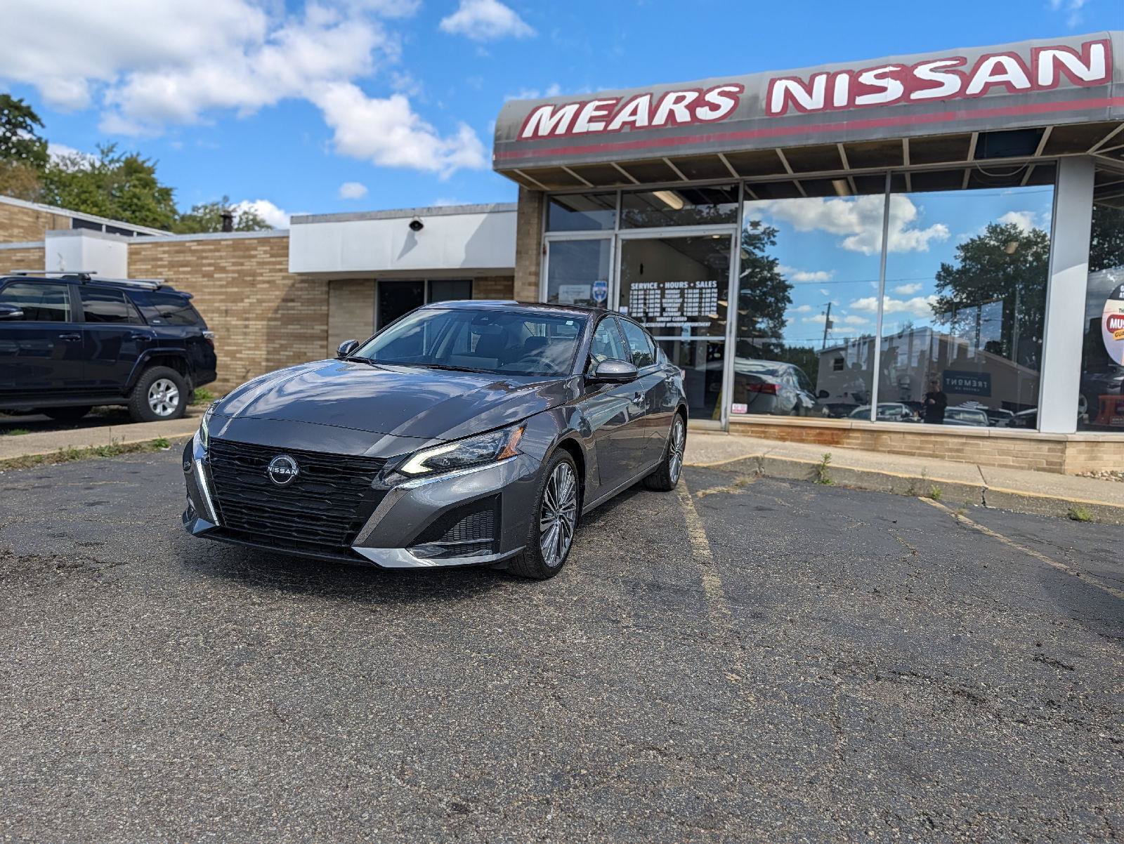 Used 2024 Nissan Altima 2.5 SL AWD/4WD image 6