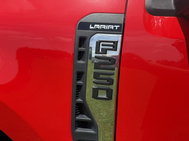 Used 2023 Ford F250 Lariat w/ Lariat Ultimate Package AWD/4WD image 11