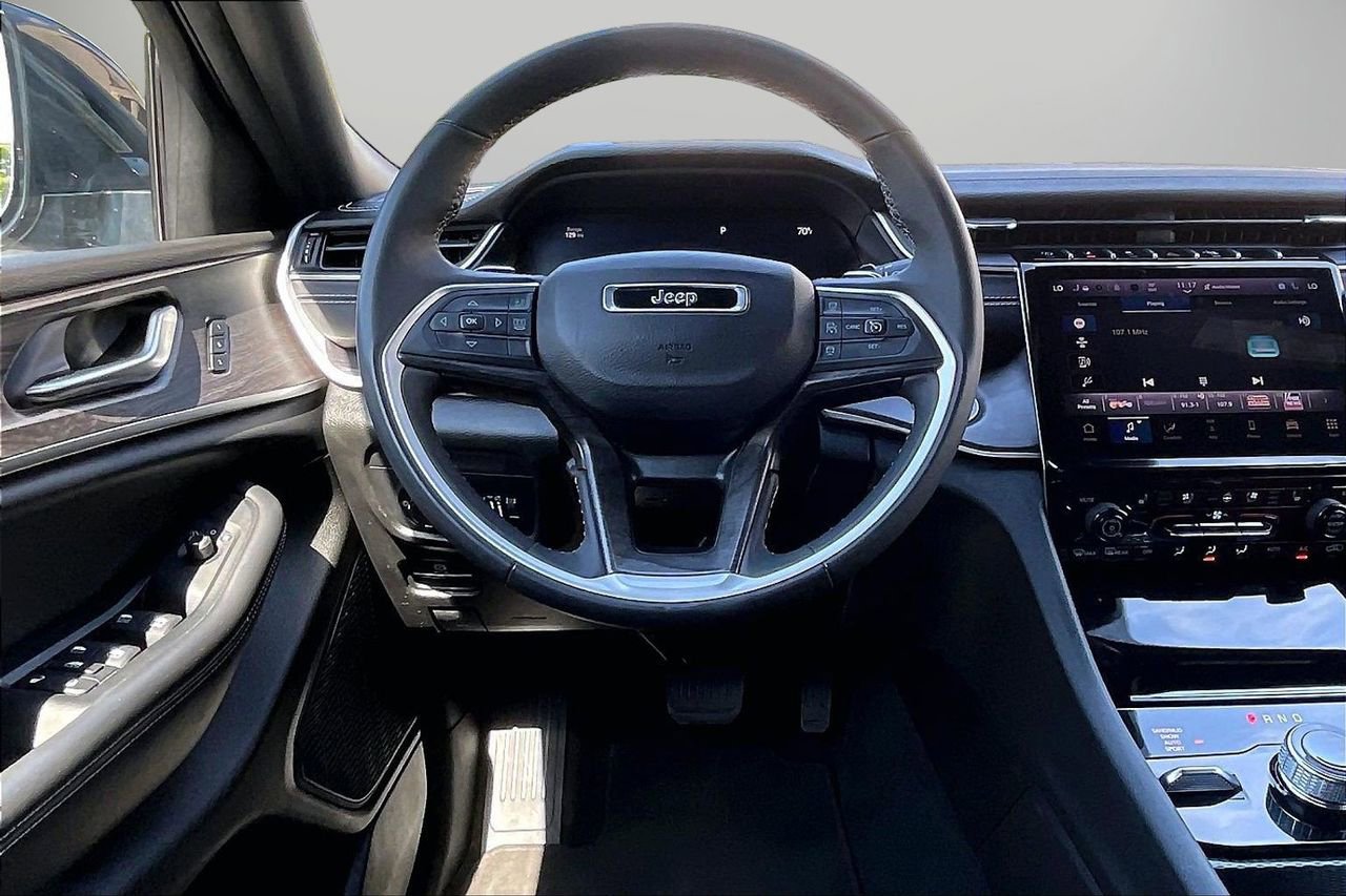 Used 2024 Jeep Grand Cherokee L Limited w/ Luxury Tech Group II image 12