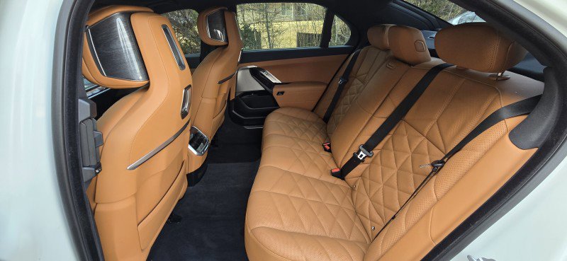 Certified 2023 BMW 740i image 25