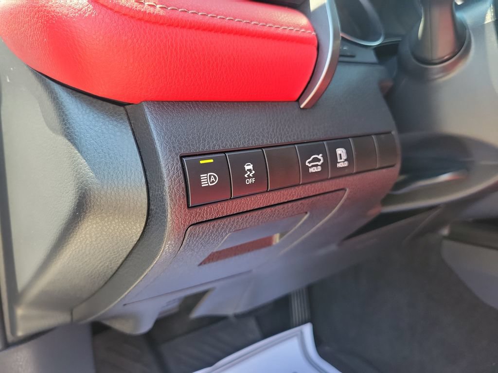 Used 2020 Toyota Camry XSE FWD image 21