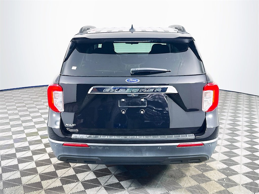 Used 2022 Ford Explorer XLT image 6
