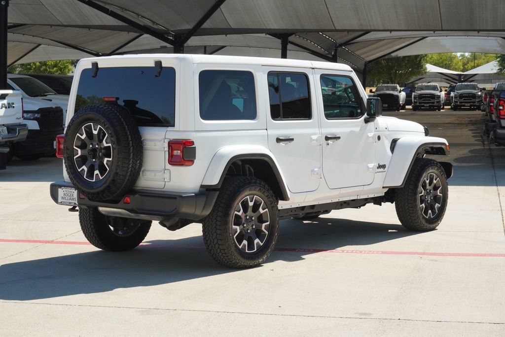 Used 2025 Jeep Wrangler Unlimited Sahara AWD/4WD image 5