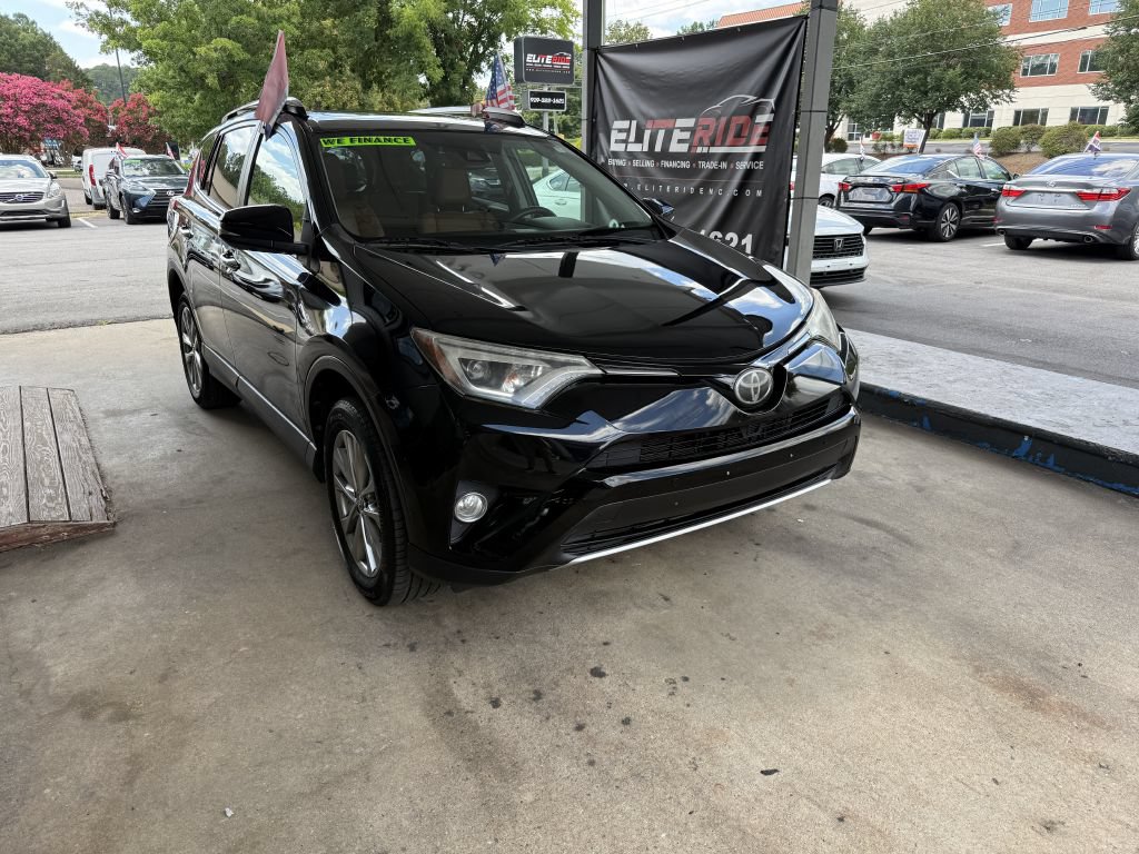 Used 2016 Toyota RAV4 Limited w/ Advanced Technology Package AWD/4WD image 3