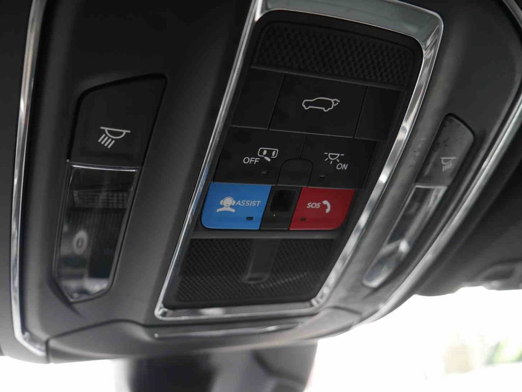 Certified 2024 Jeep Grand Cherokee L Laredo image 32