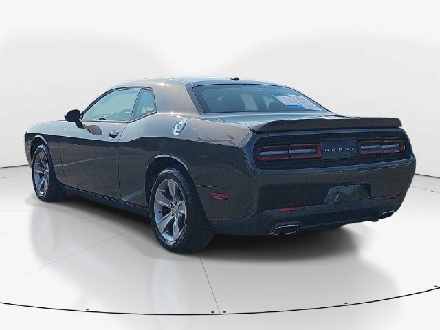 Used 2019 Dodge Challenger SXT RWD image 8