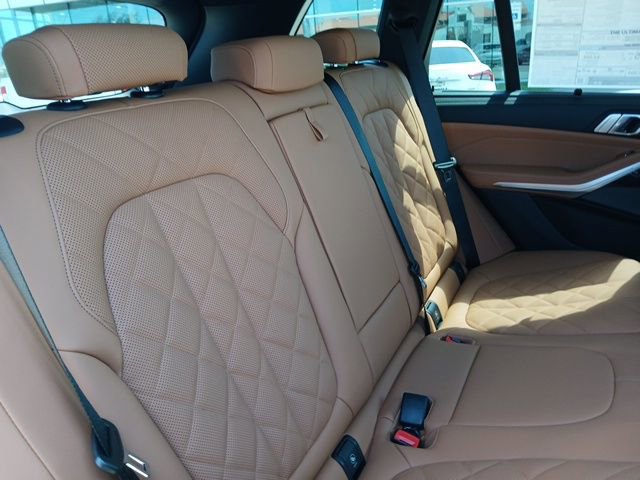 New 2026 BMW X5 xDrive40i w/ M Sport Package AWD/4WD image 12