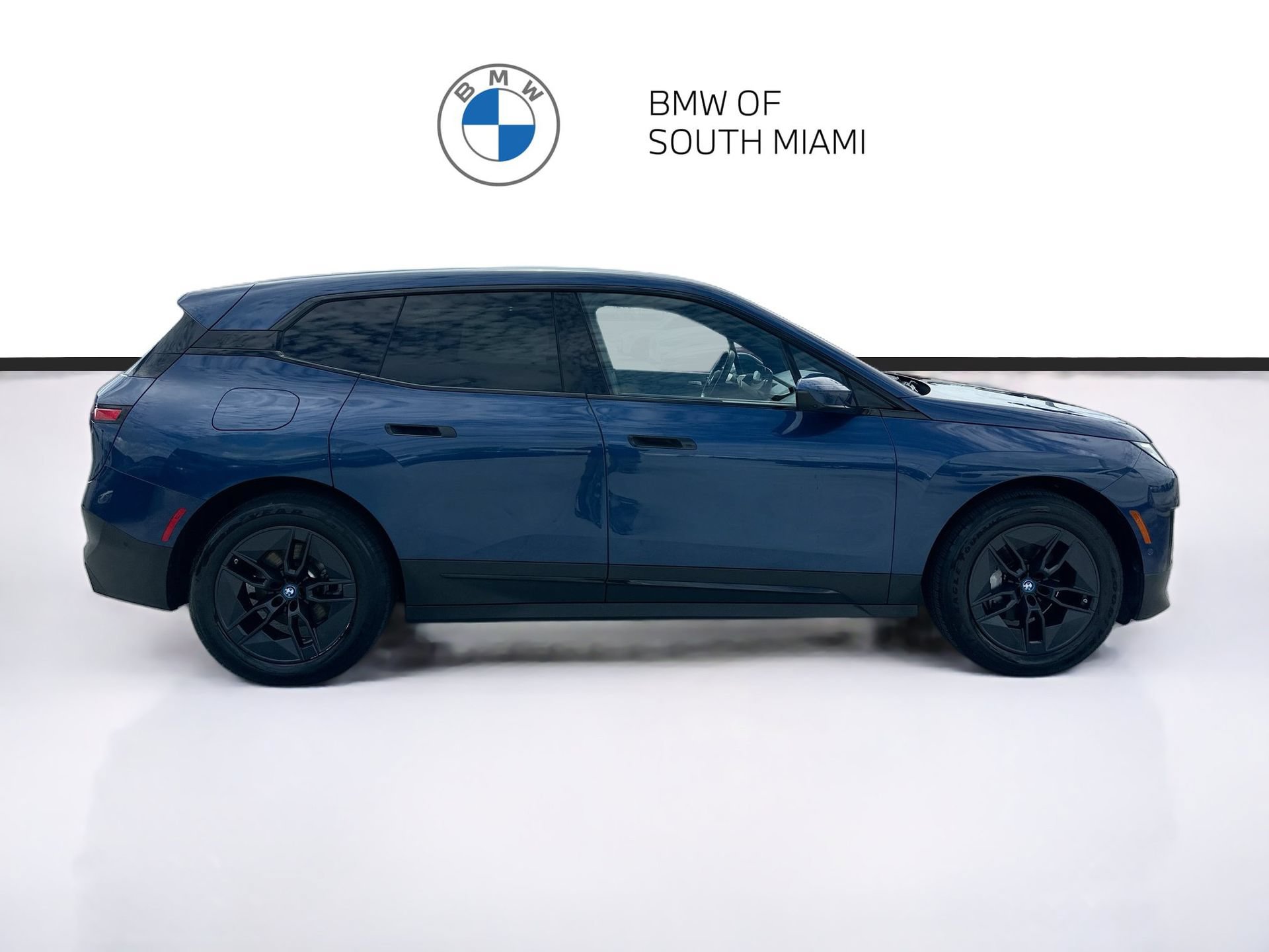 Used 2023 BMW iX xDrive50 w/ Convenience Package AWD/4WD image 8