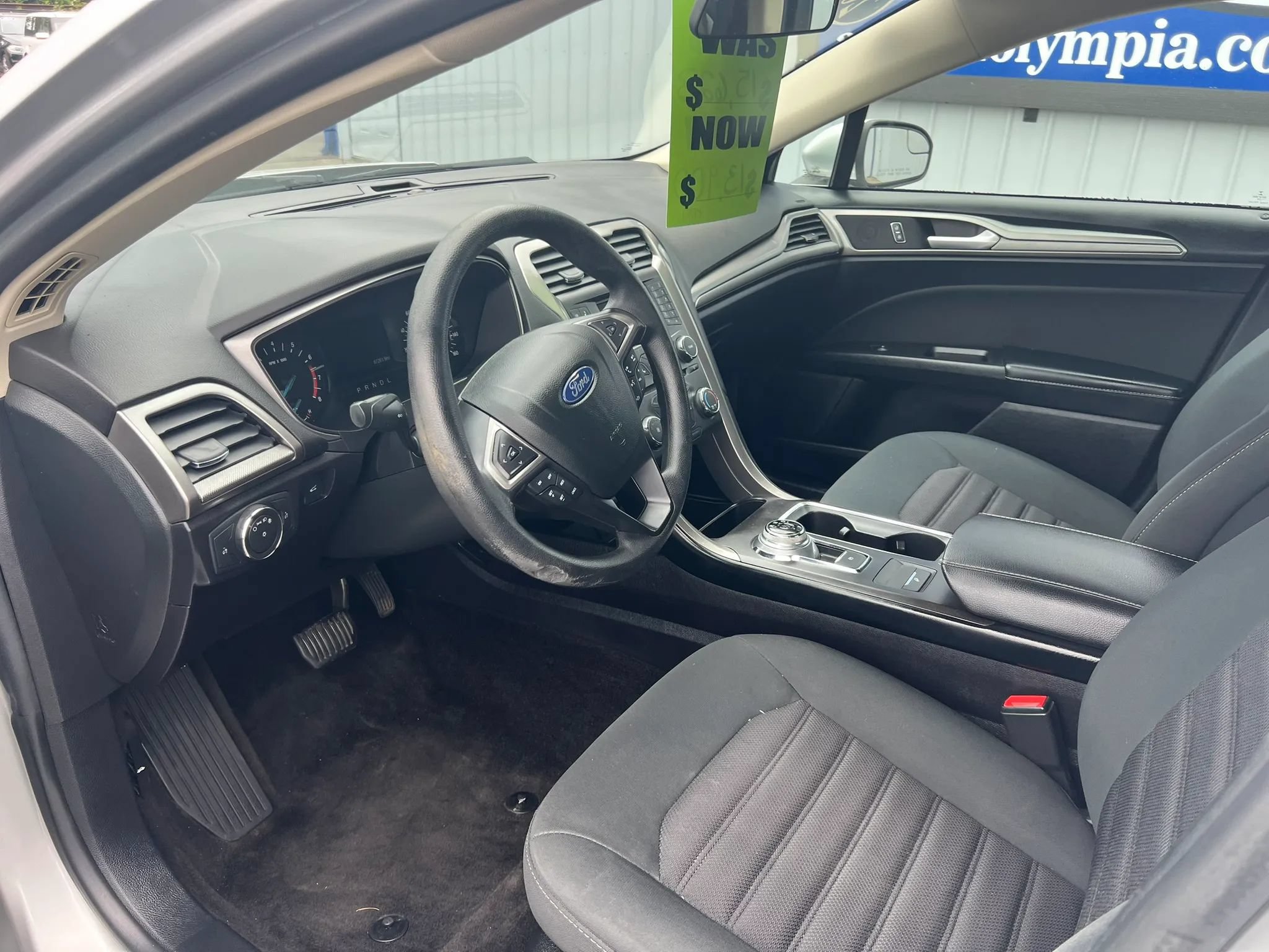 Used 2018 Ford Fusion SE FWD image 13