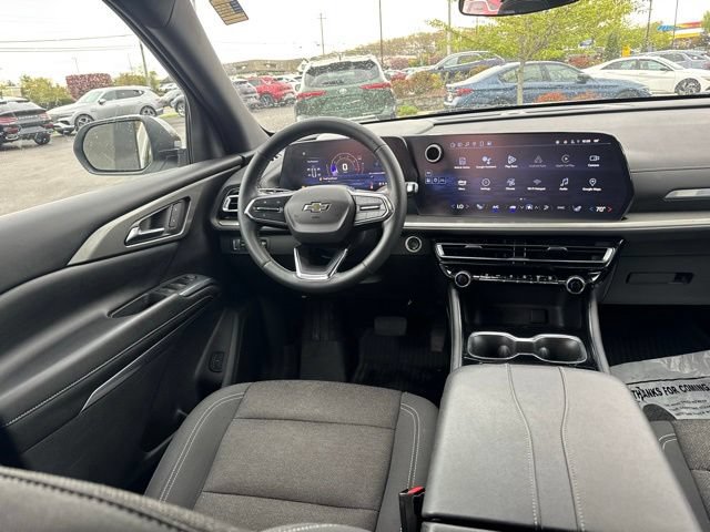 Used 2024 Chevrolet Traverse LS w/ Midnight/Sport Edition AWD/4WD image 38