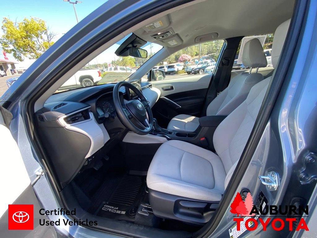 Certified 2024 Toyota Corolla Cross LE AWD/4WD image 31