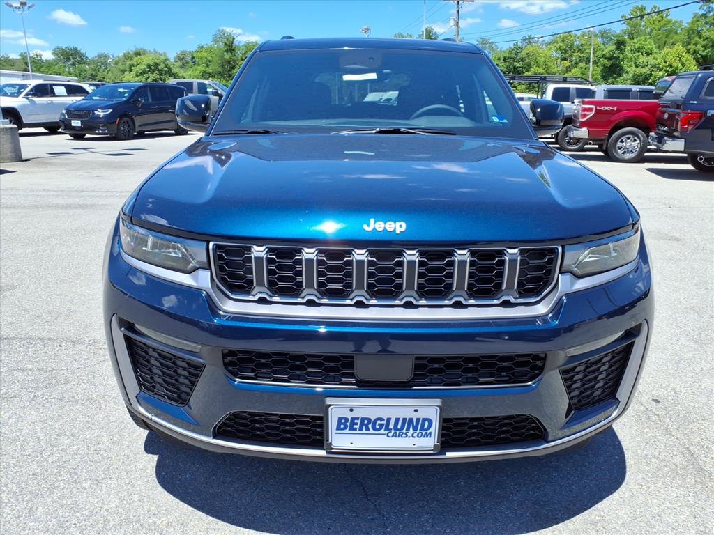 New 2026 Jeep Grand Cherokee Limited AWD/4WD image 9