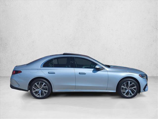 Used 2025 Mercedes-Benz E 350 4MATIC Sedan image 4