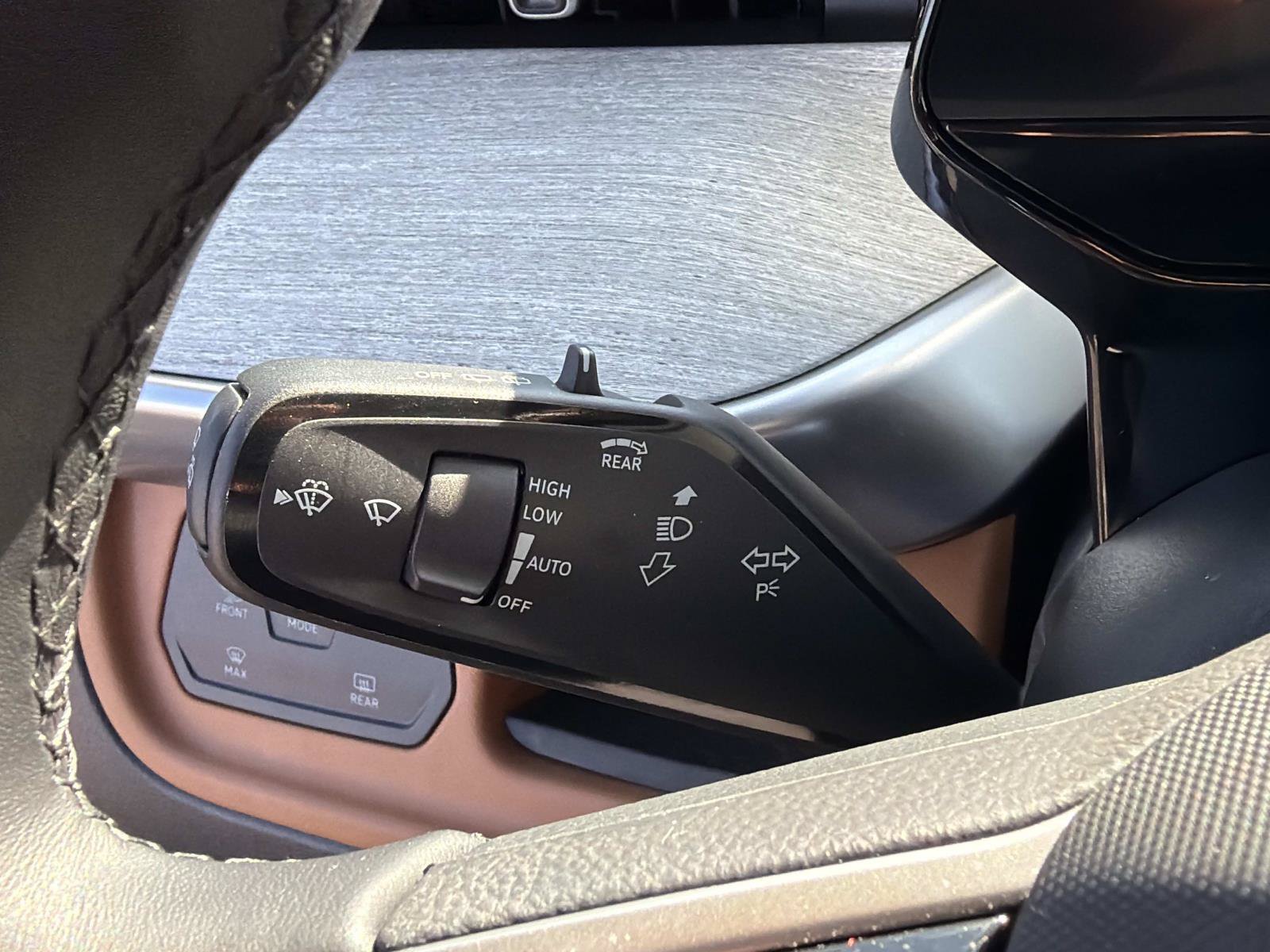 Certified 2025 Volkswagen ID. Buzz Pro S RWD image 26